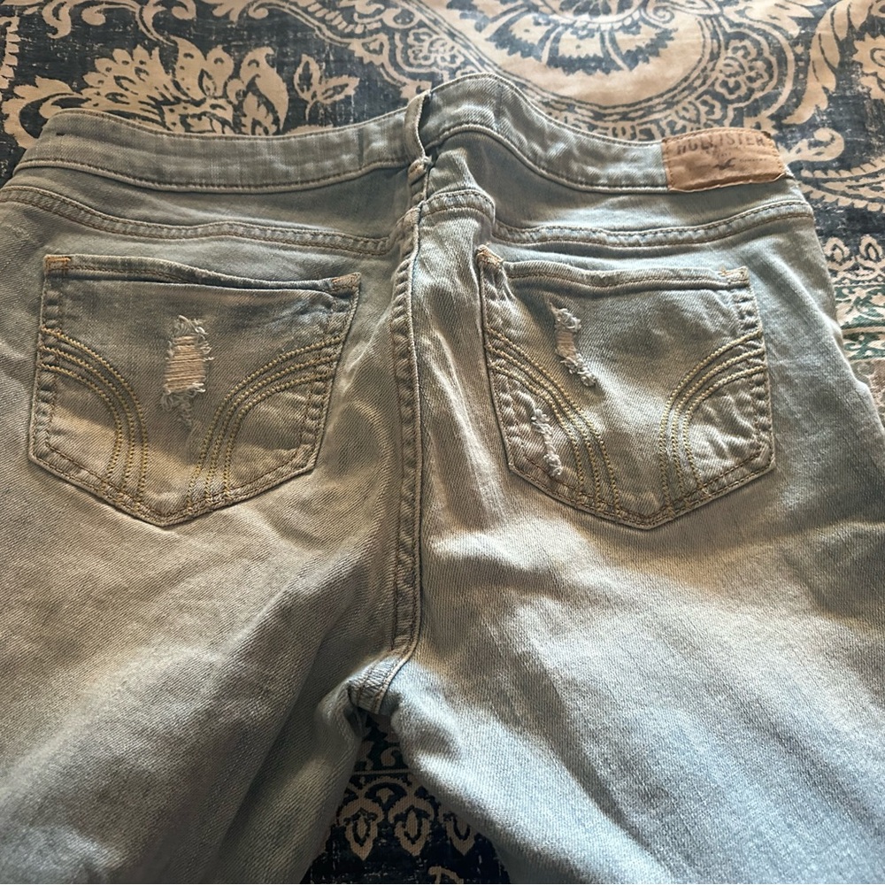 Vintage Straight leg hollister pants. Size 11 but feels like a 9. Runs small.